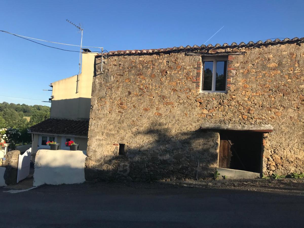 Le Petit Moulin Hotel Pouzauges Exterior foto